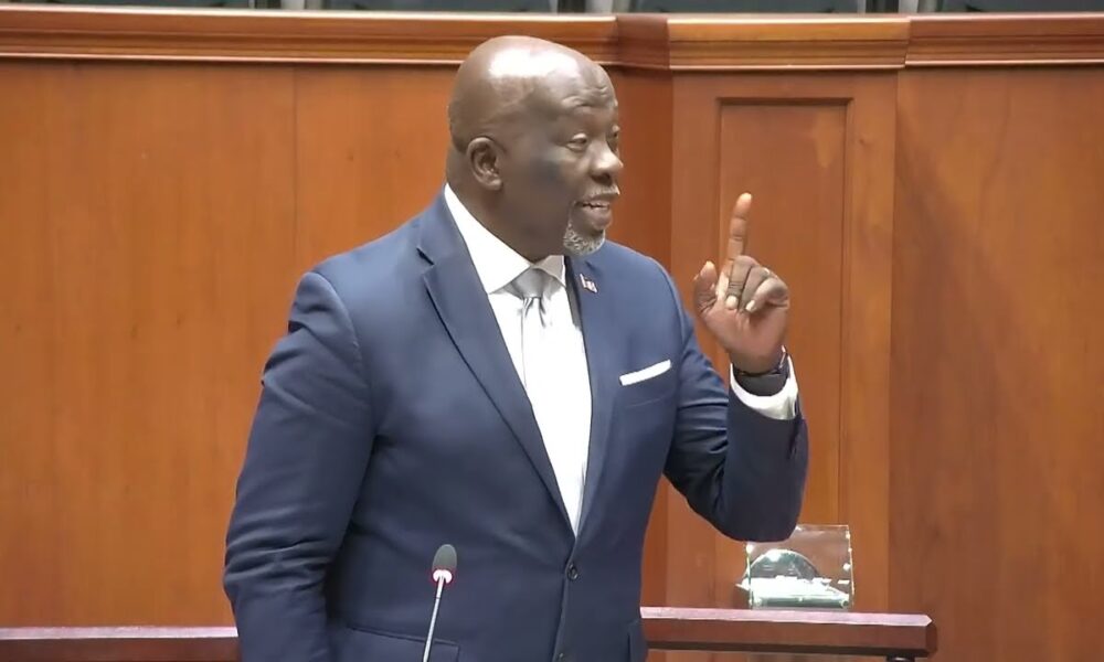 UTILITIES MINISTER DEFENDS 5-KILOWATT-HOUR CAP FOR HOUSEHOLD PHOTOVOLTAICS